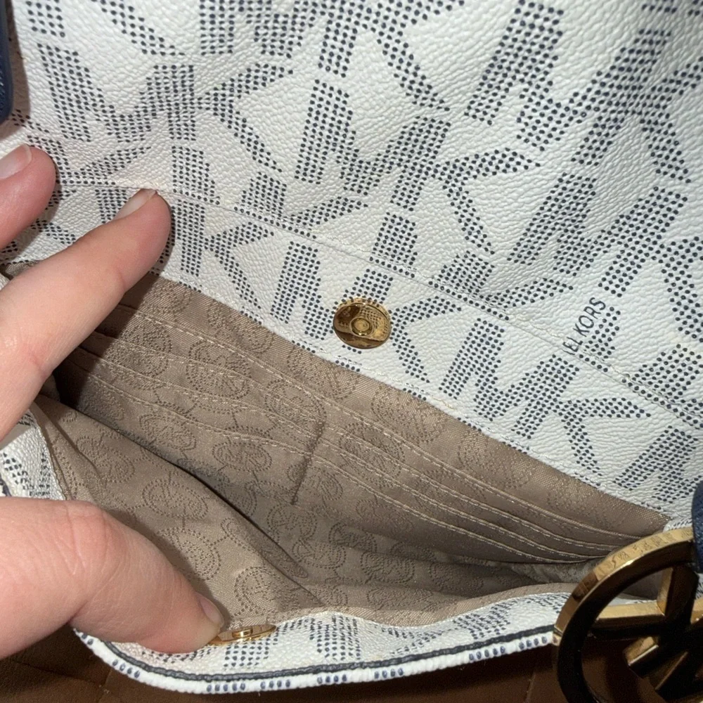 Michael Kors White & Navy Monogram Tote Bag with Wallet - Picture 2 of 13